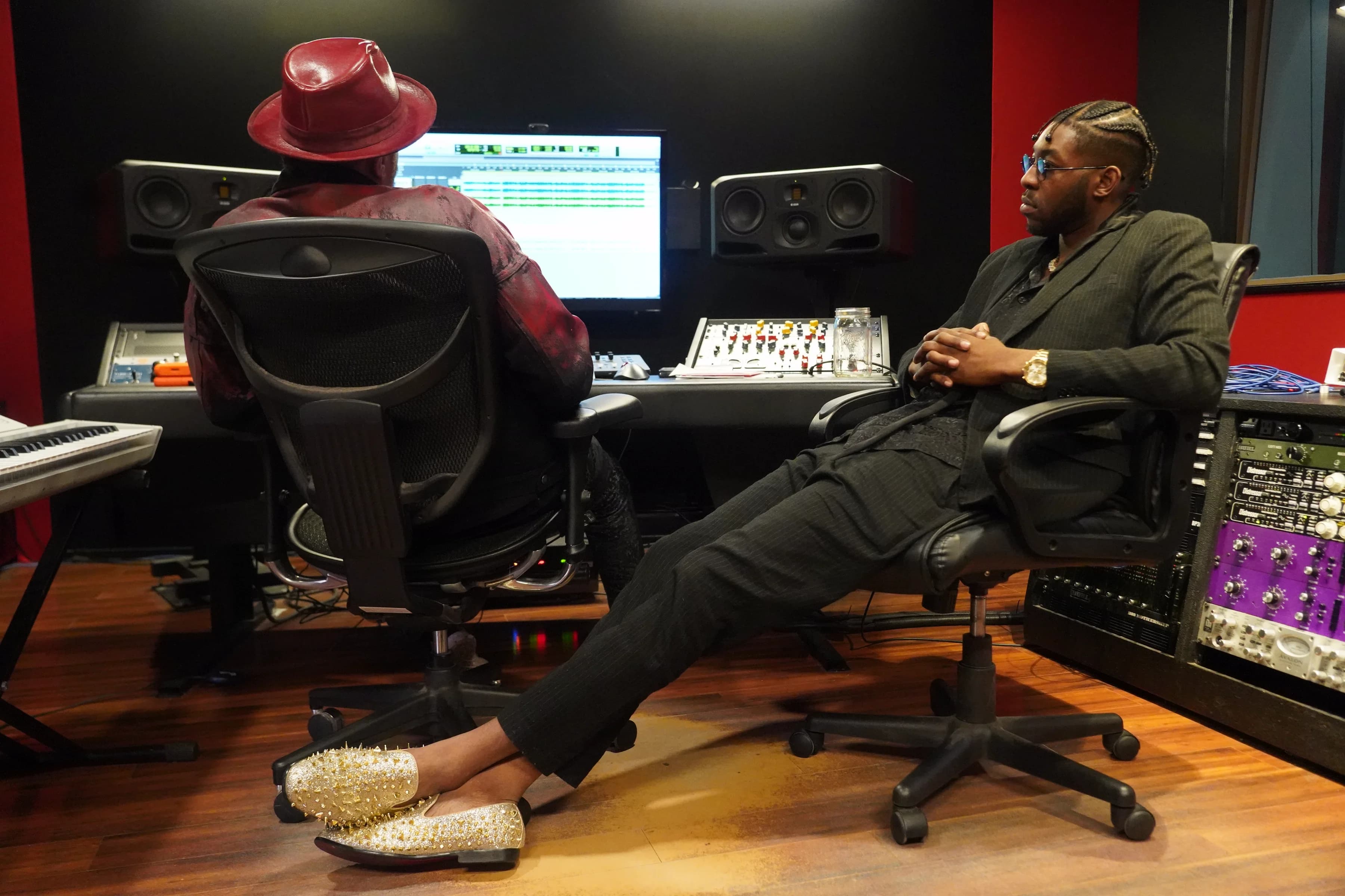 SCRATCHING THE RECORD 7