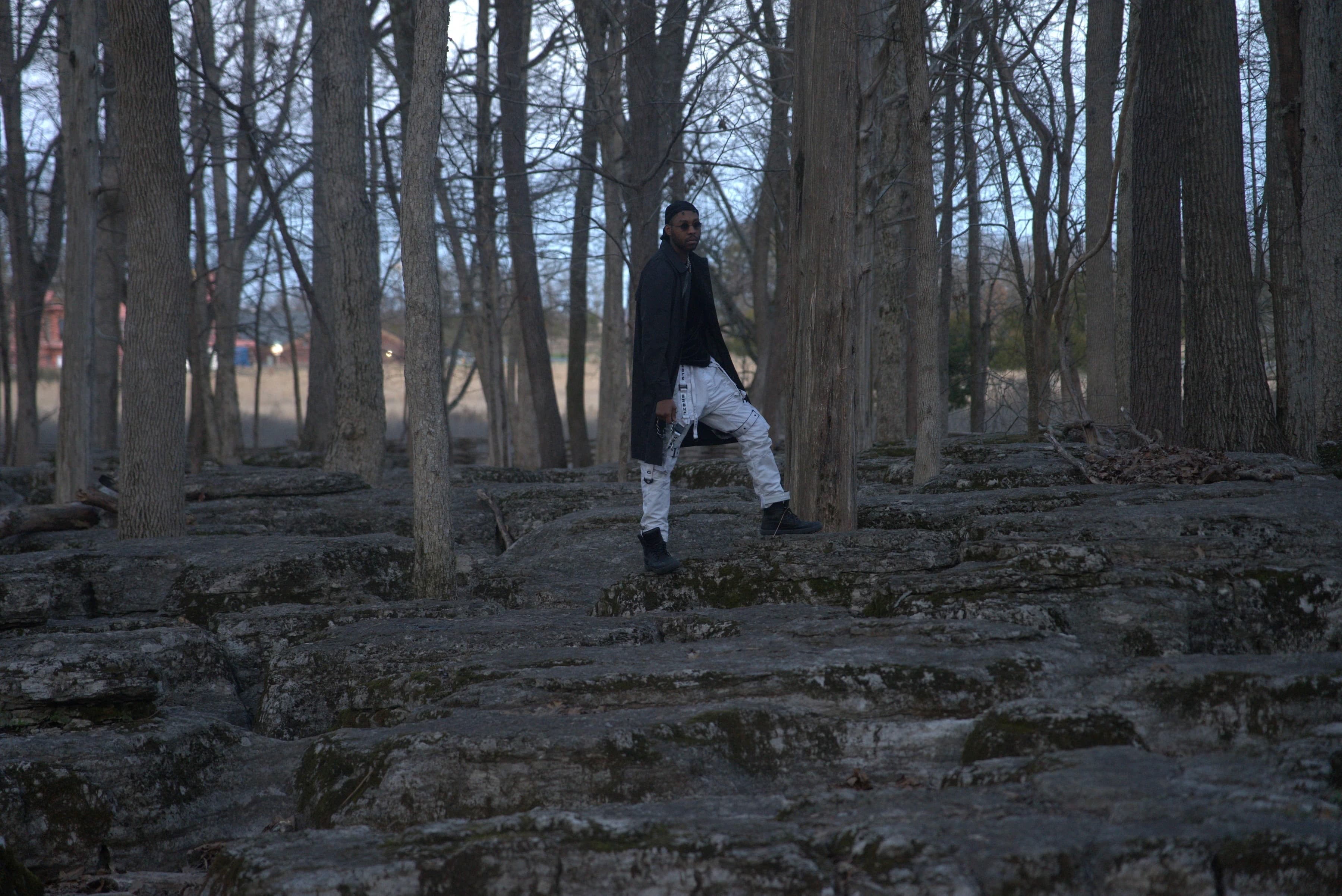 LONELY STONES 9