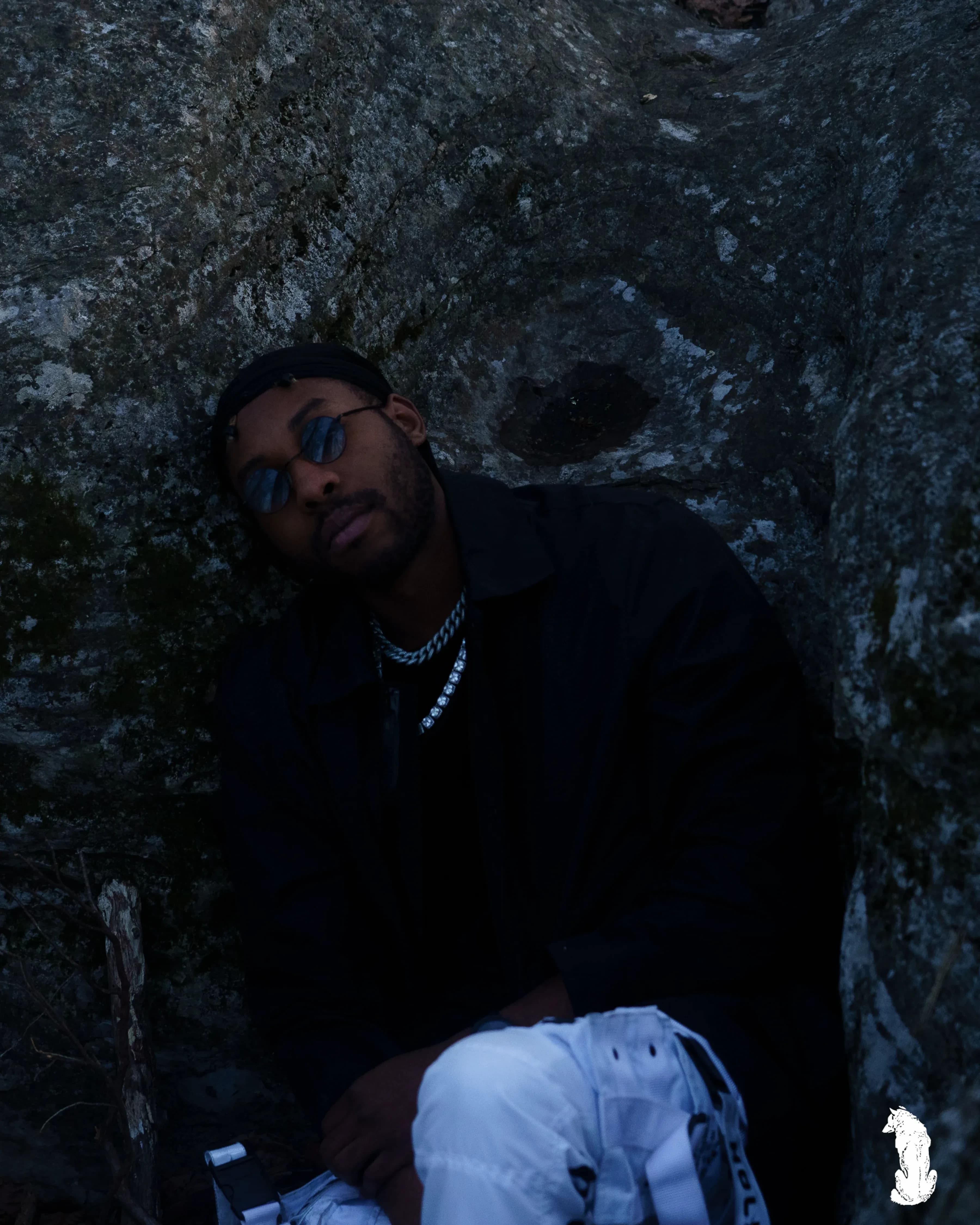 LONELY STONES 22